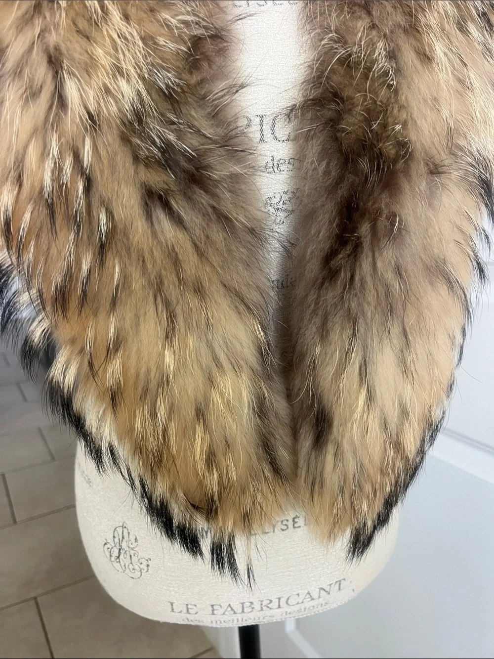 Stunning Real fur Finn raccoon fur collar tan with touches of black